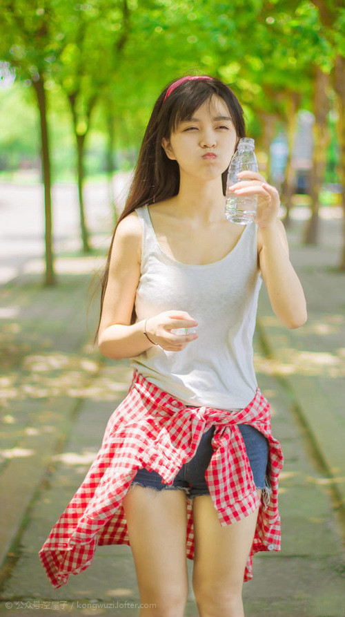im电竞官网-摩洛哥骑手吉塔·日特科维奇荣获2024年最佳障碍赛骑手奖，表彰其卓越表现。
