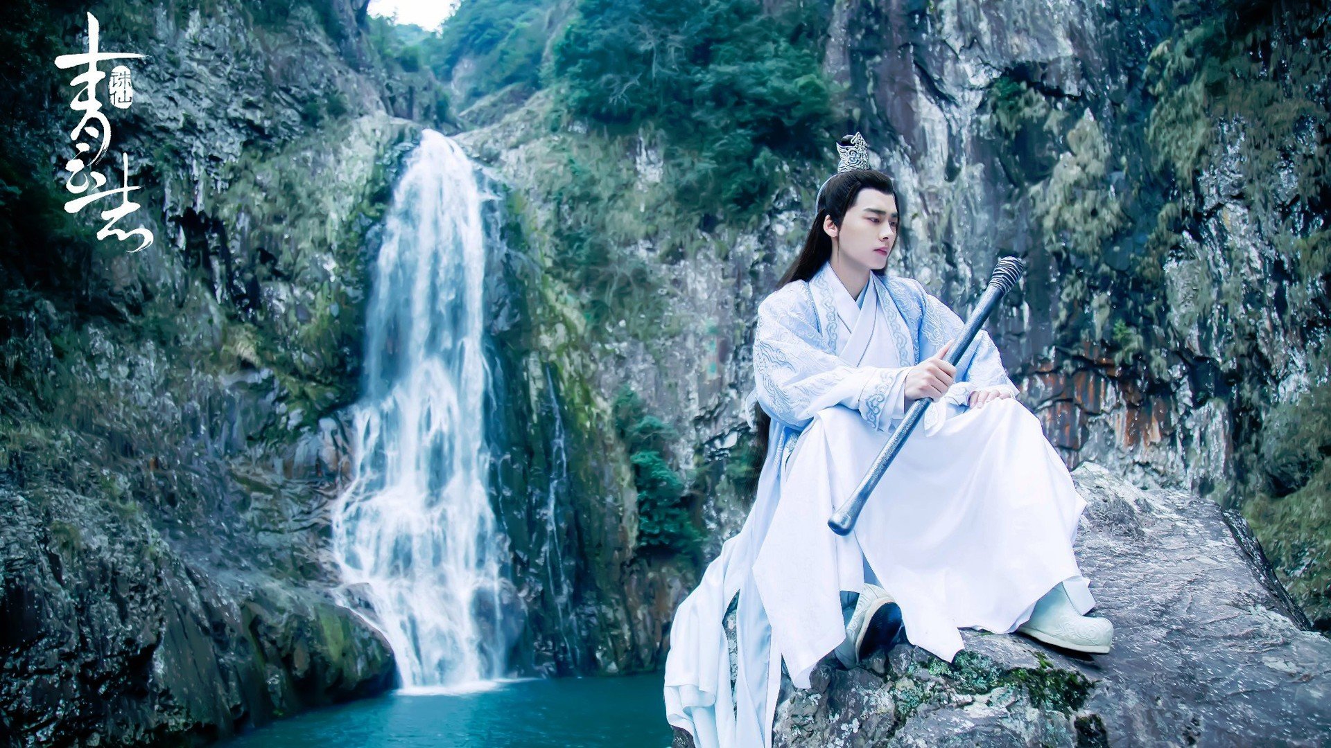 切尔西主场氛围热烈，球迷助威震场，切尔西足球队比赛
