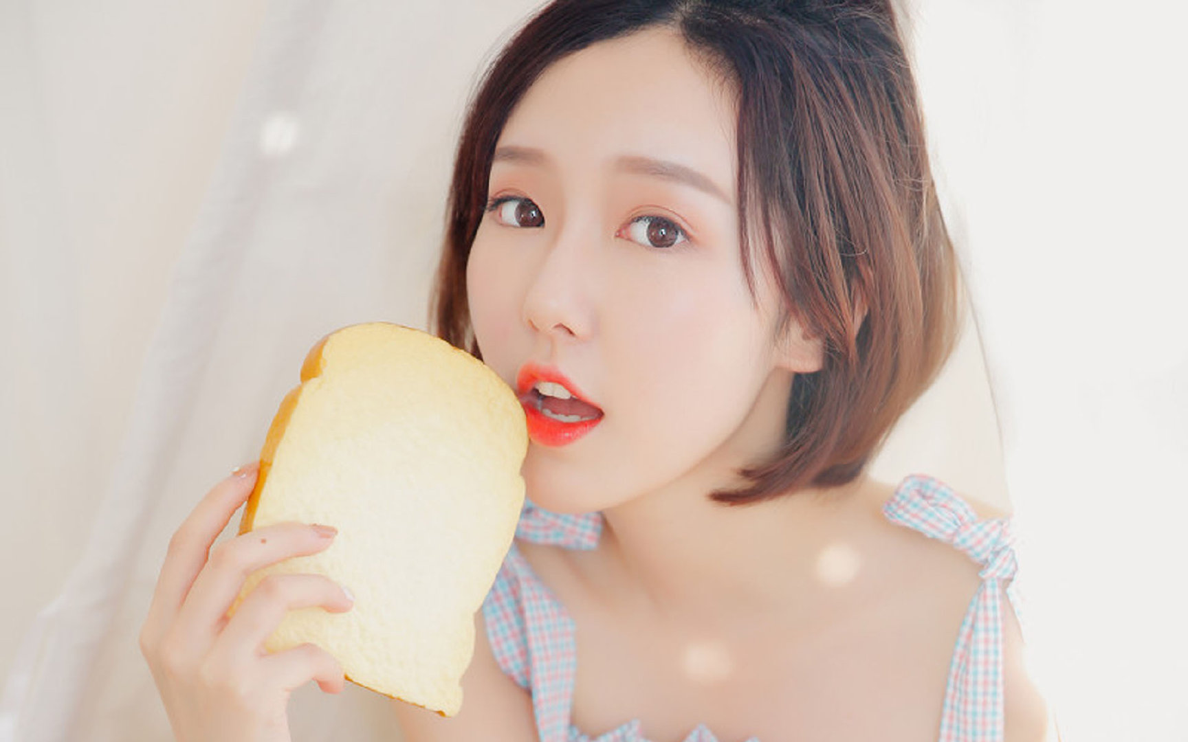 澳女队自由泳冲刺阶段反超成功，澳大利亚女子4×100自由泳